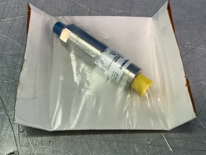 HONEYWELL 30PSIG RANGE PRESSURE TRANSDUCER  -  060-CS38557890596