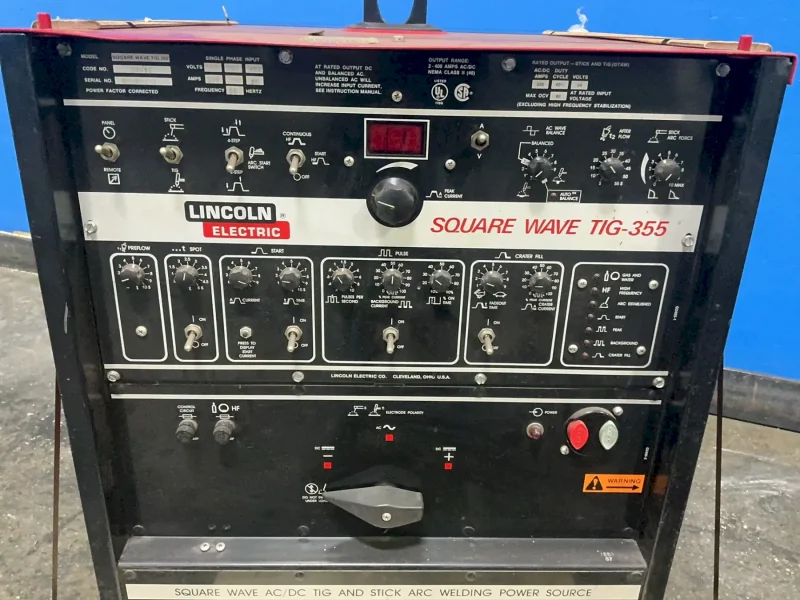 LINCOLN ELECTRIC TIG WELDER  -  SQUARE WAVE TIG-355