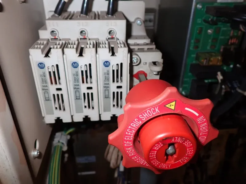 YASKAWA ELECTRIC ROBOT  -  MH6