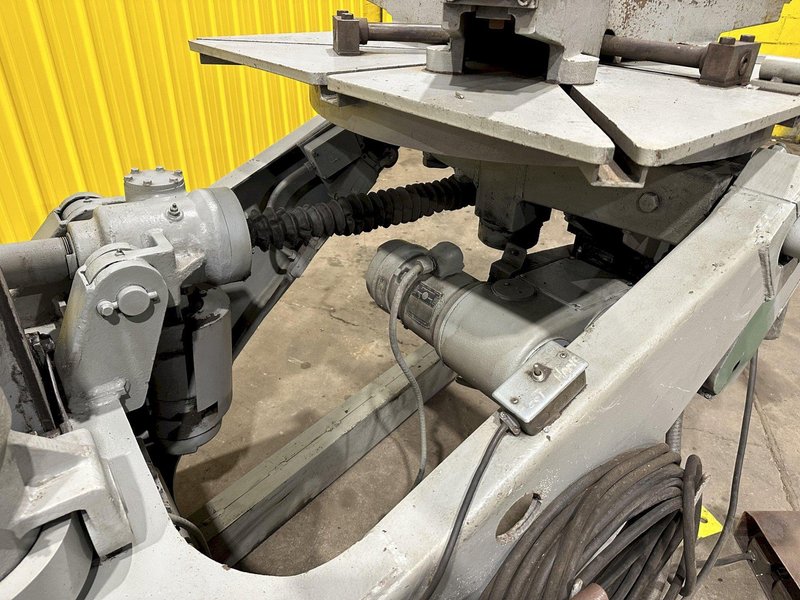 3,000 LB P&amp;H MODEL #WP3A POWER ELEVATING WELDING POSITIONER WITH PANDJIRIS GRIPPER: STOCK #19502