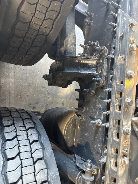 VOLVO VNL64T780 - Trucks