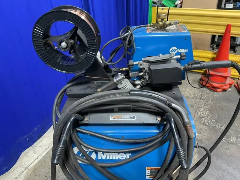 Miller 450 Amp Welder   -  Invision 450 Mpa
