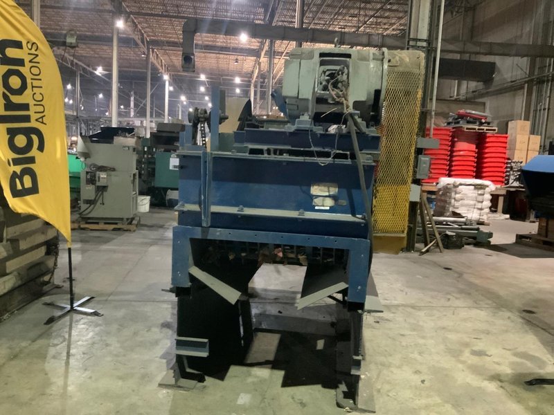 GRUENDLER 36-2 PAPER SHREDDER. STOCK # 1263022