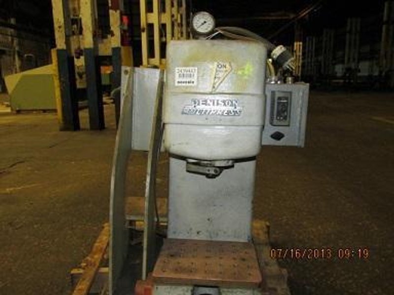 2 TON DENISON MULTIPRESS M# A HYDRAULIC PRESS