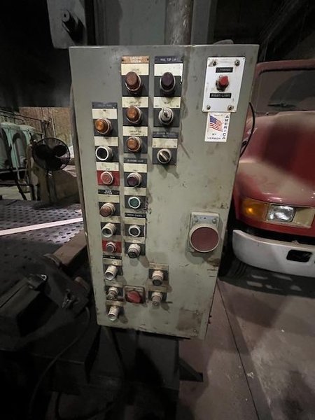 700 TON VERSON 700-HD-2-144T HYDRAULIC PRESS STOCK# 3992