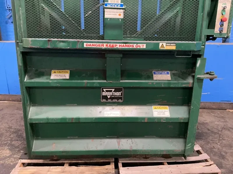 MARATHON 30”X60”X35” VERTICAL BALER  -  V-6030 04