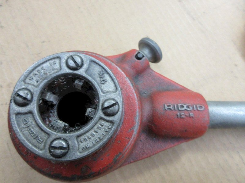 Rigid Large Pipe Cutter and Pipe Threading Ratchet and Dies, 1/2&quot;, 3/4&quot;, 1&quot;- Auction Item