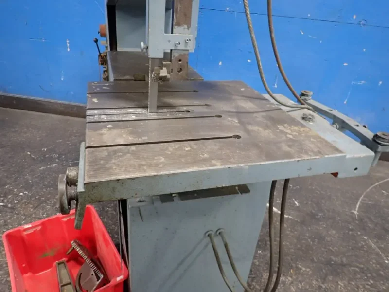 DAKE JOHNSON 40" VERTICAL BAND SAW  -  VH-40