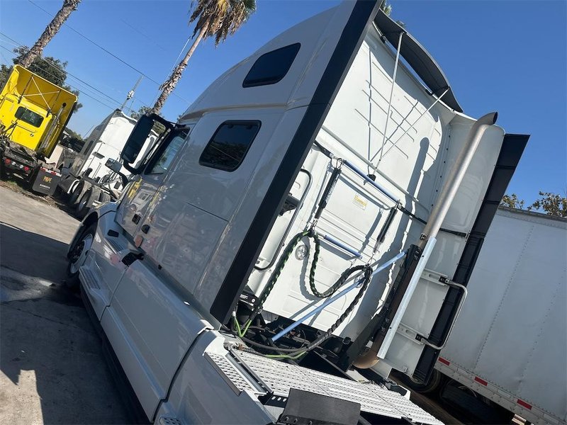 2023 Volvo VNL64T860 4V4NC9EJ5PN307510