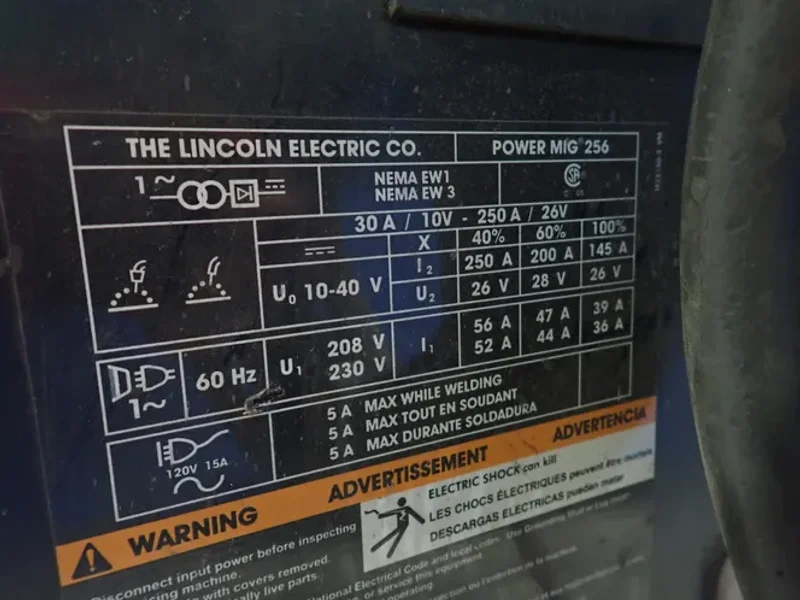 LINCOLN ELECTRIC 250 A WELDER  -  POWER MIG 256