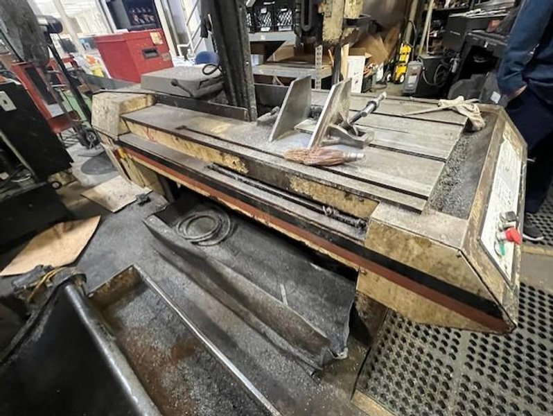 18" X 22" MARVEL 8 MARK 2 VERTICAL BAND SAW STOCK# 3910