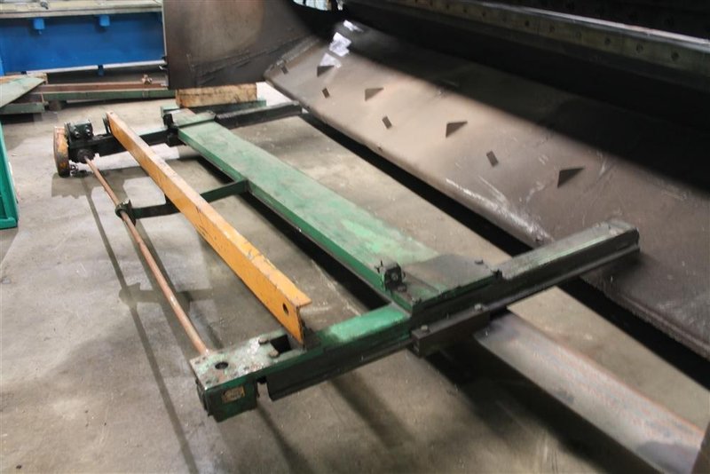 16' X 3/8' PACIFIC HYDRAULIC PLATE SQUARING SHEAR: STOCK 58243