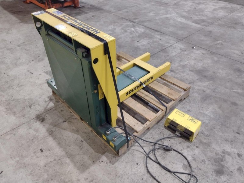 2,000 LBS SOUTHWORTH MODEL #2TU2-89 CONTAINER TILTER: STOCK #23523