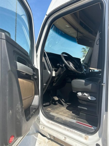 2022 Kenworth T680 1XKYD49X5NJ499897