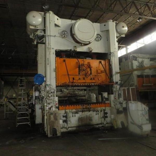 600 TON DANLY S2-600-108-60 PROGRESSIVE STAMPING PRESS