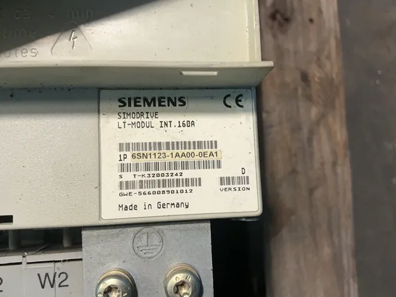 SIEMENS .36/47 KW SIMODRIVE 611 INFEED/ REGENERATIVE FEEDBACK MODULE  -  6SN1145-1BA02-0CA1