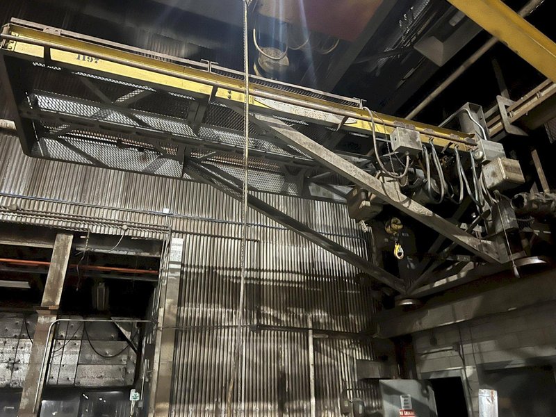 3 TON X 15' SHEPARD-NILES WALL MOUNTED POWERED GANTRY CRANE: STOCK 18472