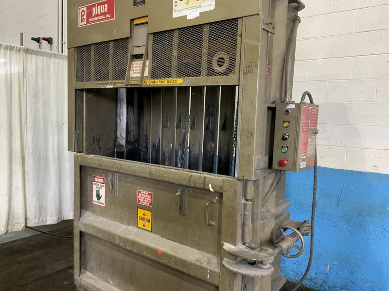 60" X 30" PIQUA VERTICAL CARDBOARD BALER: STOCK #79974