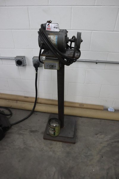 Single End Buffer, 1/2 HP, Single Phase, w Pedestal Base- Auction Item