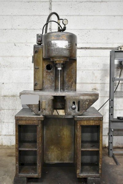 6 TON DENISON MULTIPRESS HYDRAULIC PRESS. STOCK # 1214025.
