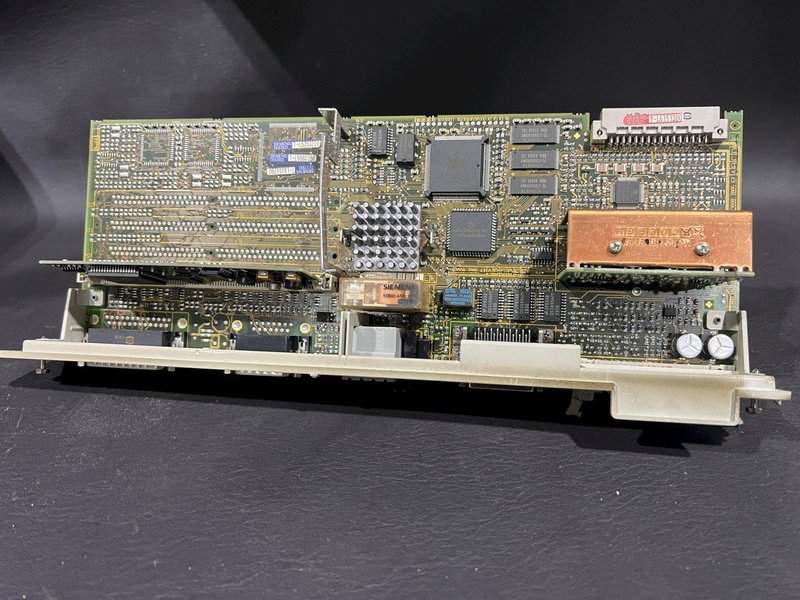 Siemens Simodrive 611 Servo Control Module Board 6SN1118-0DG21-0AA0
6SN11180DG210AA0