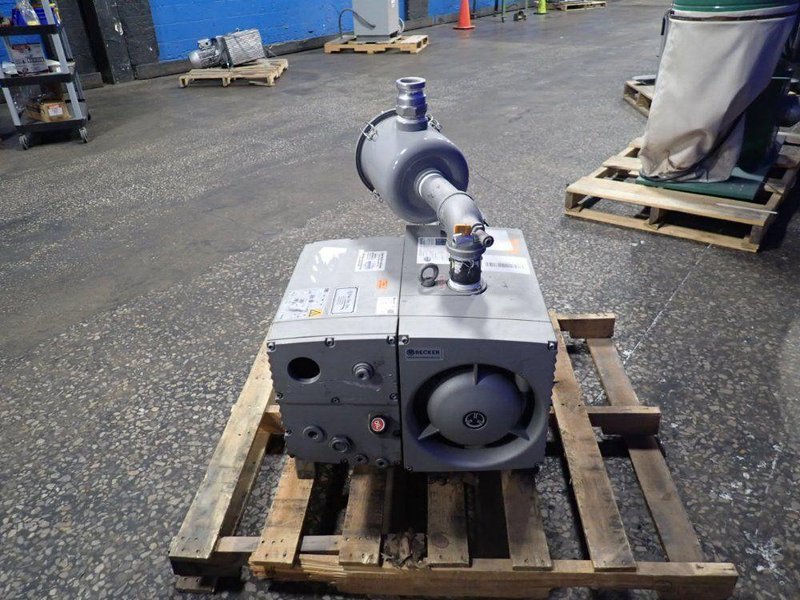 BECKER 165/198 M^3/H VACUUM PUMP  -  U5.16610-03