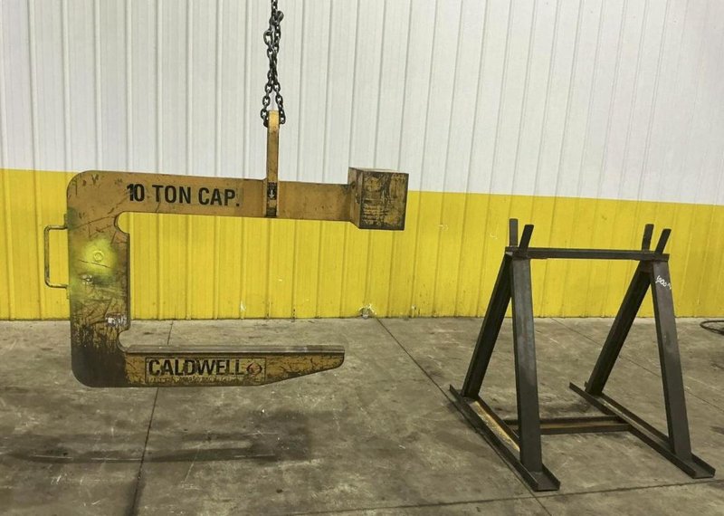10 TON X 48" CALDWELL #82-10-48 COIL LIFT C-HOOK. STOCK # 0436026