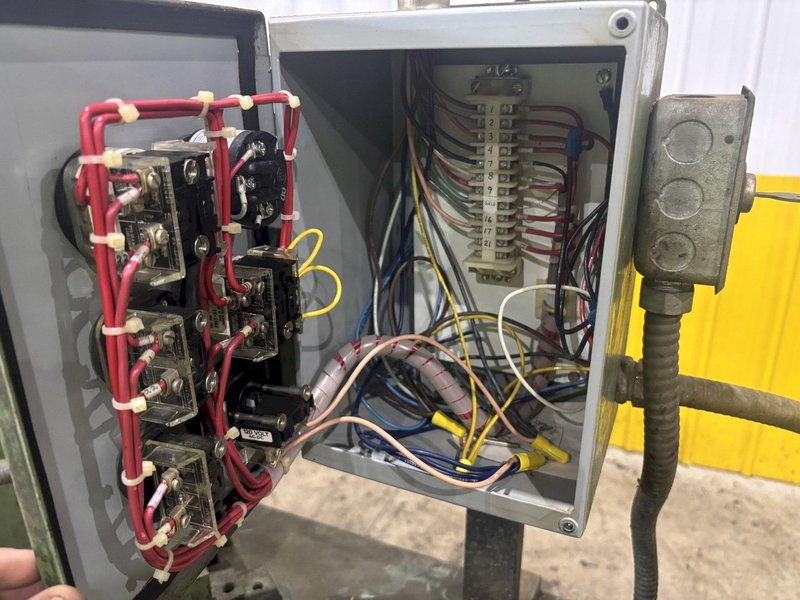 5/16" TURNER MACHINES MODEL #912.5 ROTARY ROLL STRAIGHTENER (14611)