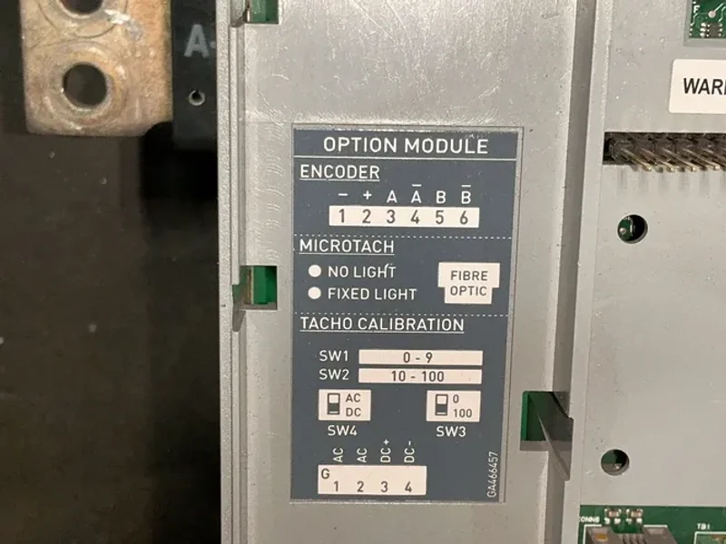 PARKER DC MOTOR SPEED CONTROLLER  -  590P-53327031-P00-U4V0