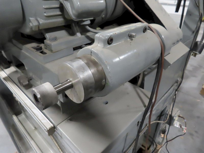 Universal ID/OD Grinder with 2-Axis DRO with ID Grinding Attachment and Acu-Rite 2-Axis DRO- Auction Item