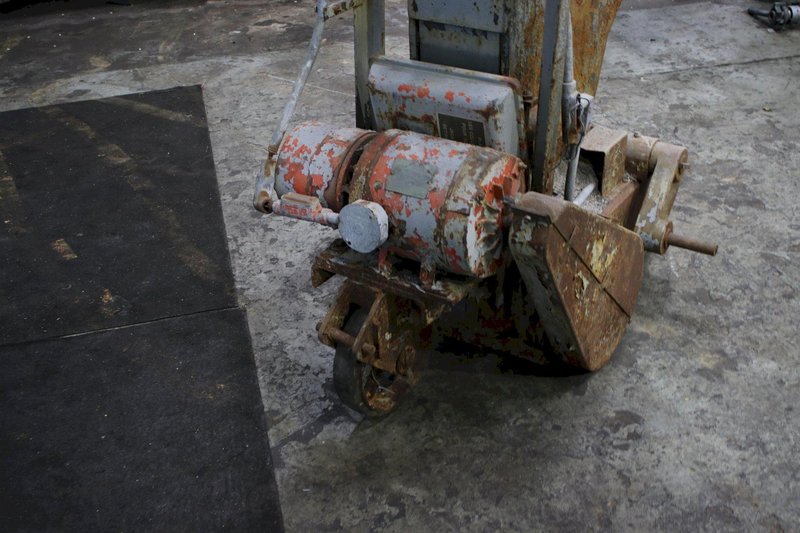 SET OF (2) 35 TON PORTABLE WHITING RAIL CAR JACK: STOCK #75655