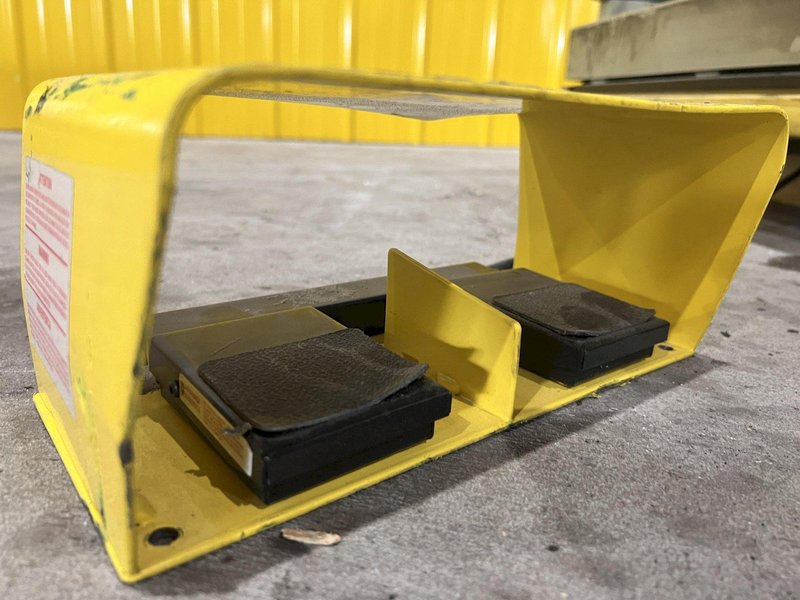 4,000 LB X 72" X 36" SOUTHWORTH MODEL #LS4-36 HYDRALUIC LIFT TABLE WITH ROLLER TOP: STOCK #20903