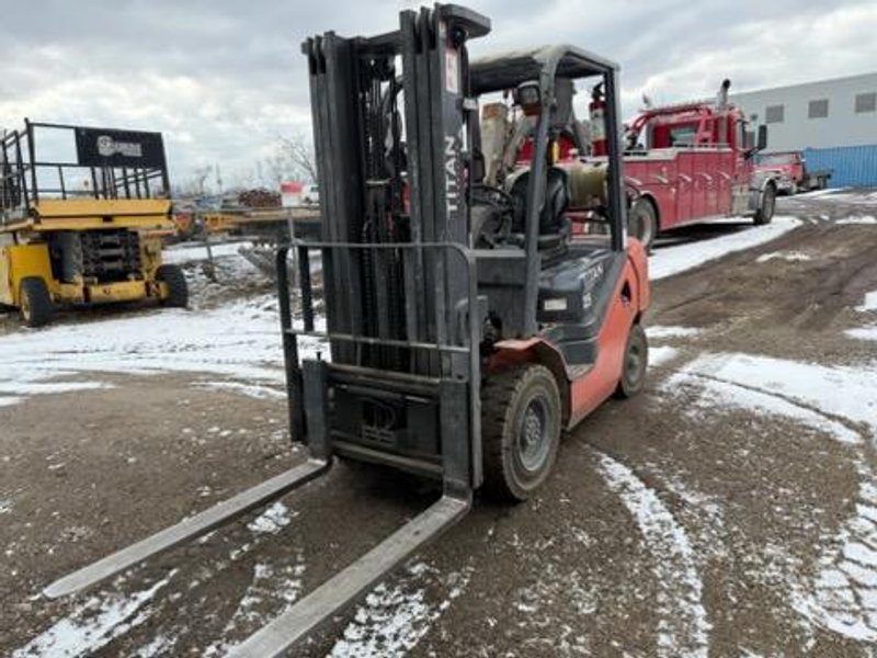2022 Titan TG25S Forklift – 5,500 LB Capacity, Dual Fuel LPG/Gas, Pneumatic Tire, Side Shift, 3-Stage Mast (1)