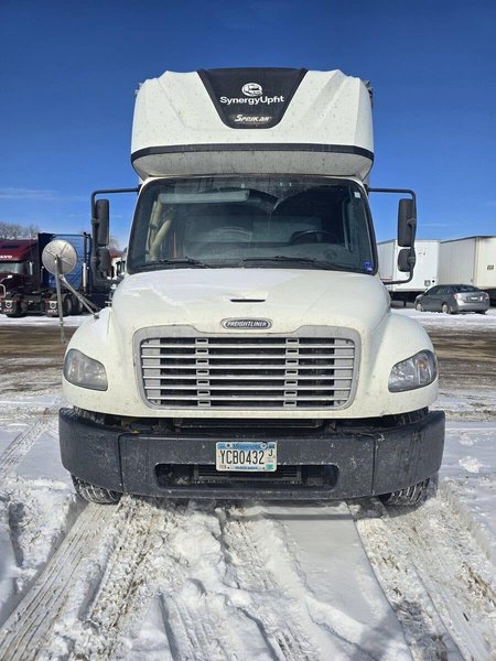 Freightliner M2 Straight Box Truck – Expeditor w/ Liftgate, 2015