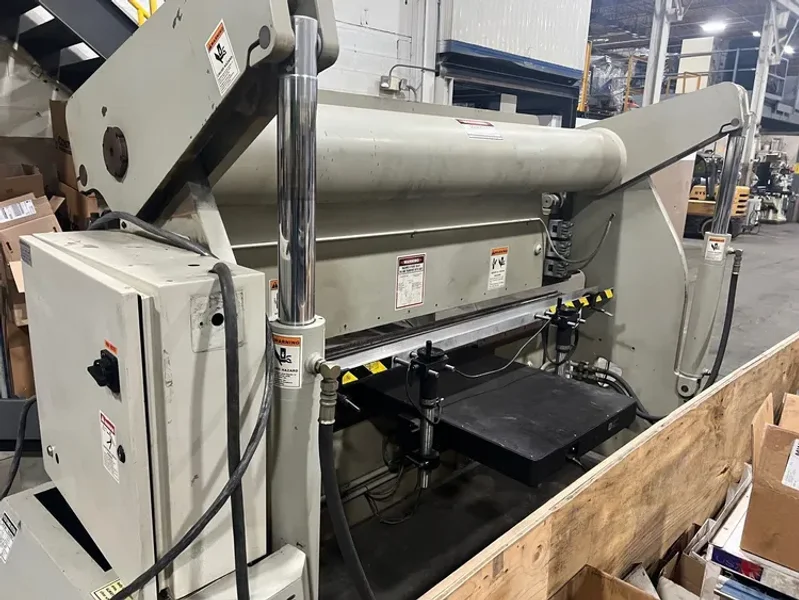 USED ACCURPRESS 130 TON X 10' HYDRAULIC CNC PRESS BRAKE MODEL 713010 Year: 2000