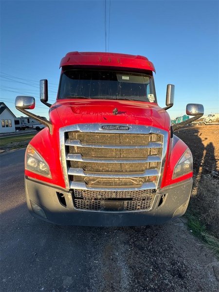 2020 Freightliner Cascadia LC1672