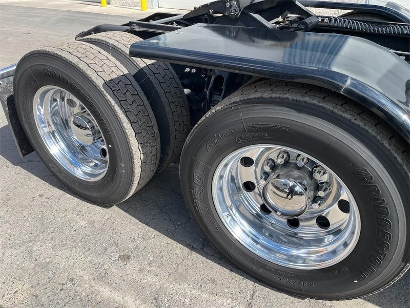 2023 Peterbilt 389 1XPXD49X5PD858396