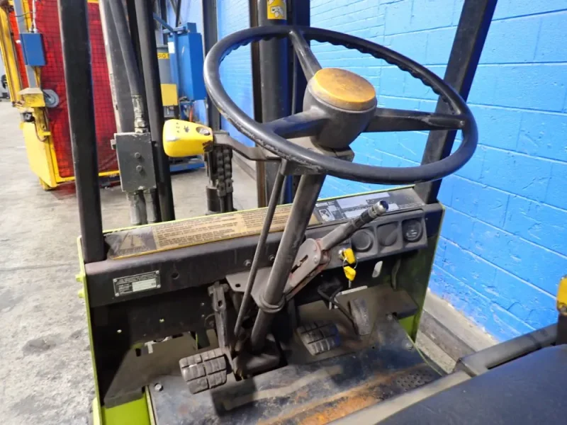 CLARK 3625 LBS PROPANE FORKLIFT  -  GCS20MB