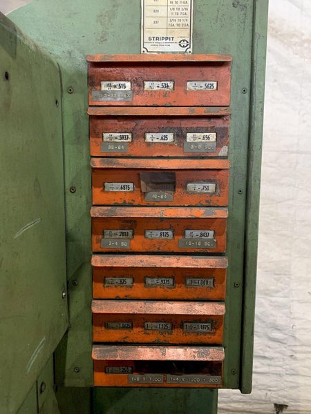 STRIPPIT SONIC 18/30 PUNCH MACHINE AND CORNER NOTCHER W/ TOOLING. STOCK # 1271823.