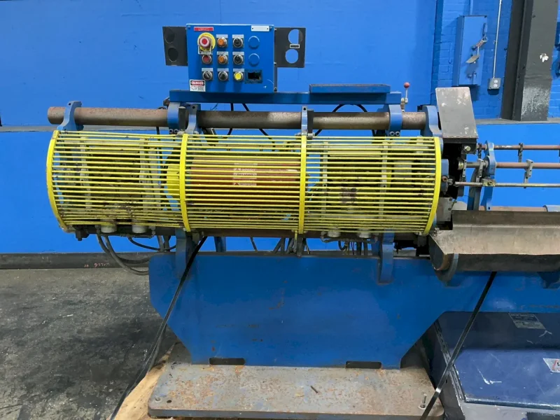 WIRE STRAIGHTENING AND CUTTING MACHINE