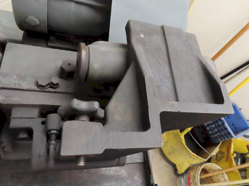 Brown &amp; Sharpe #13 Universal Tool and Cutter Grinder, Motorized Workhead, ID Attachment- Auction Item