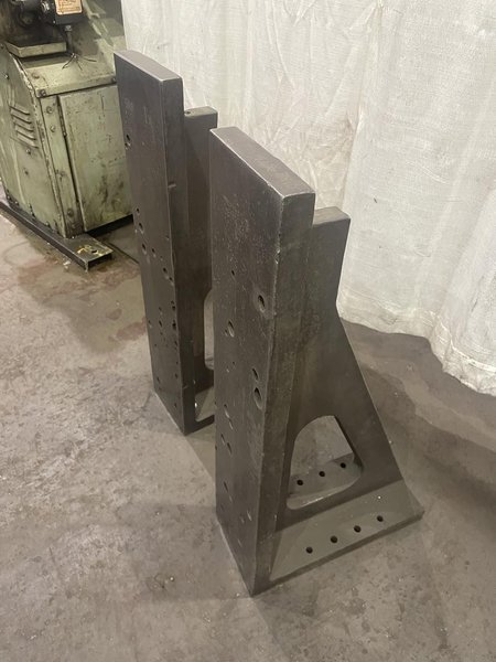1 SET OF ANGLE PLATES: STOCK 76755