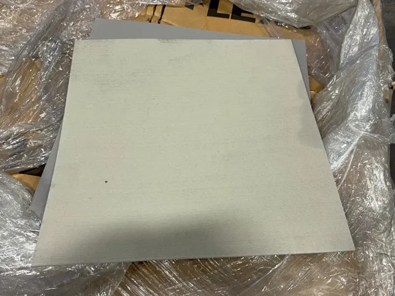 FLEXCO 18”X18”X1/8” FLOOR TILES   -  SE-061/se-023