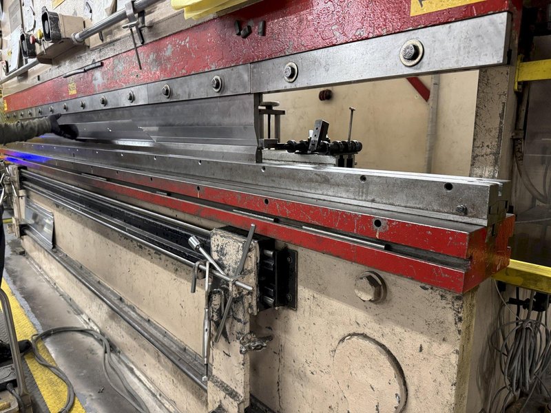 230 TON X 14&#039; PACIFIC MODEL #J230-14 HYDRAULIC PRESS BRAKE: STOCK #79499