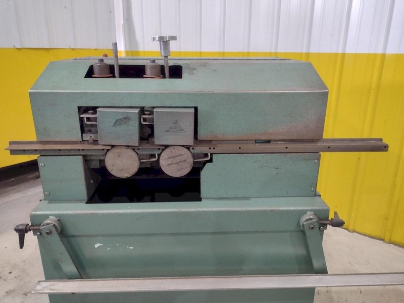 1/4&quot; FALLS PRODUCT MODEL  #31 D-BUR-R DEBURRING MACHINE: STOCK #21971