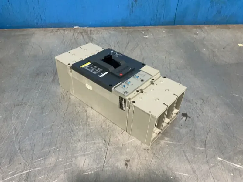 SQUARE D POWERPACT 600 AMPS CIRCUIT BREAKER   -  DJL36600E20