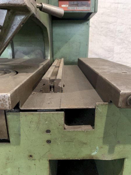 STRIPPIT SONIC 18/30 PUNCH MACHINE AND CORNER NOTCHER W/ TOOLING. STOCK # 1271823.