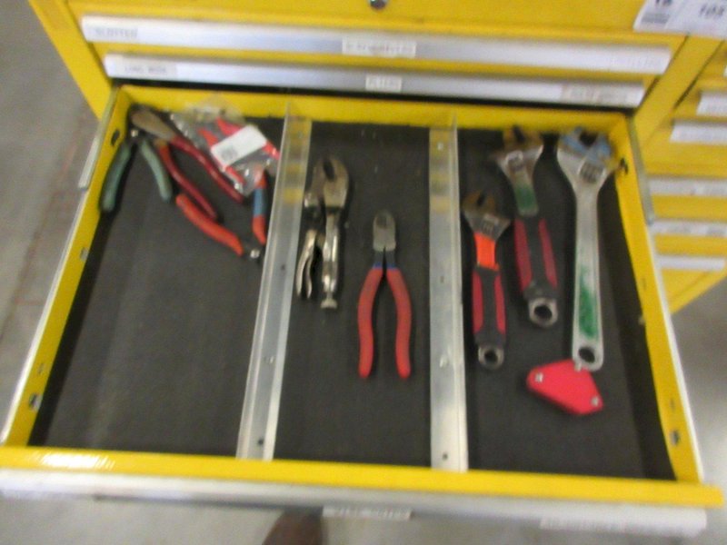 Kennedy 15-Drawer Locking Tool Chest, Portable with Keys and Contents- Auction Item