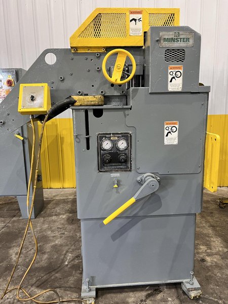 32" X .125" MINSTER MODEL #MEF5-32S SERVO FEED WITH COE MODEL BG-2 CONTROL: YOBRO #24235