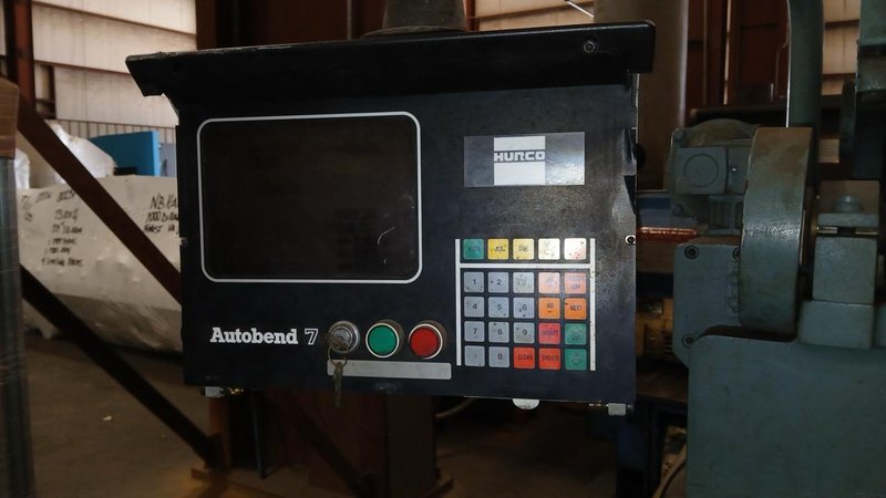 60 Ton x 6′, Accurpress, 7606, Hydraulic Press Brake, 1995 – CNC Backguage, Tooling and Cabinet Included